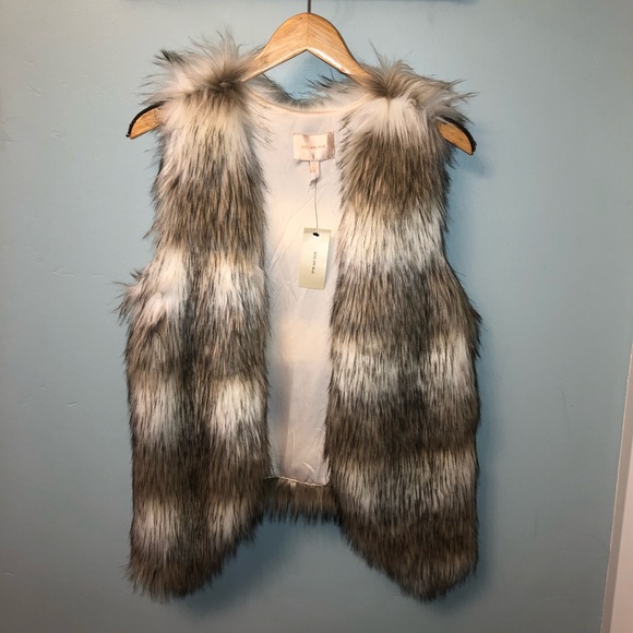 NWT faux fur vest - Picture 3 of 5